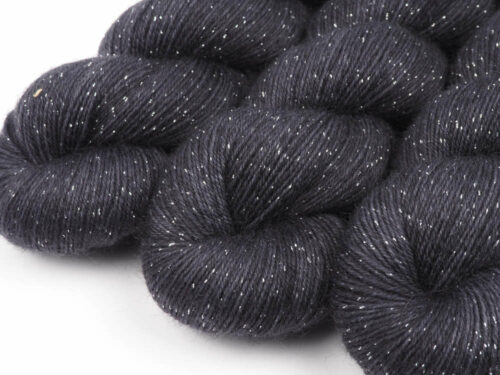 NightShade handgefärbt Sockenwolle Silbereffekt handdyed sock yarn