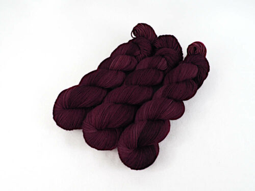 Cabernet Luxus HighTwist handgefärbt handdyed sock yarn