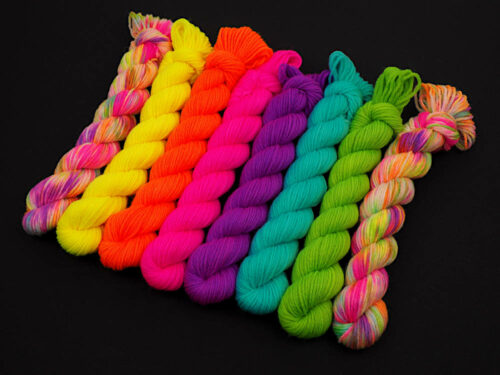 Mini Set Neon Rainbow Pride handgefärbte Wolle Luxus Hightwist hand dyed yarn sock