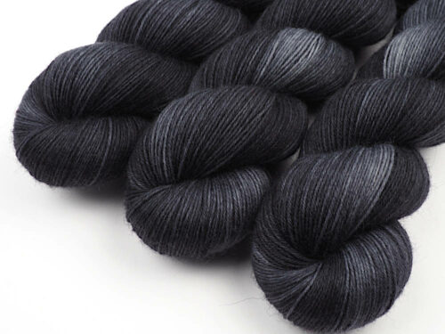 NachtFalke handgefärbte Wolle Sockenwolle hand dyed yarn sock